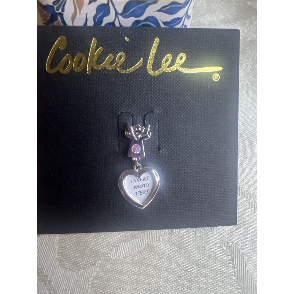 NWT Cookie Lee Pin‎ Cute Angel with Pink Cubic Zirconia Heart Shape Photo Frame